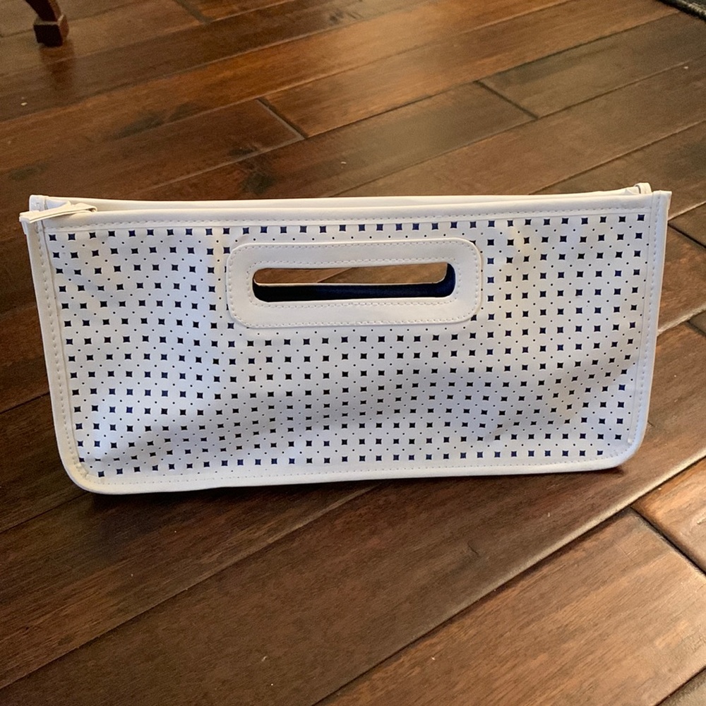 Schwarzkopf Professional White Bag with zip closure EUC